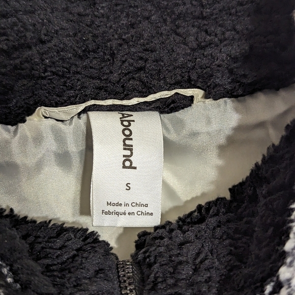 ABOUND Check Print Half Zip Pullover - Picture 11 of 13